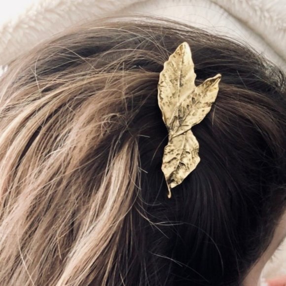 Brandy Melville Accessories - Brandy Melville Gold Metal Leaf Bundle Hair Clip